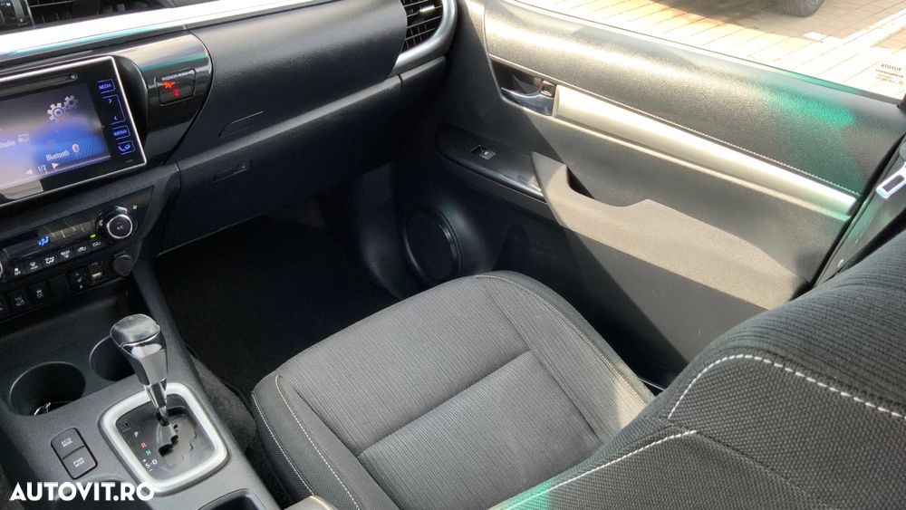Toyota Hilux 4x4 Double Cab A/T Style - 18