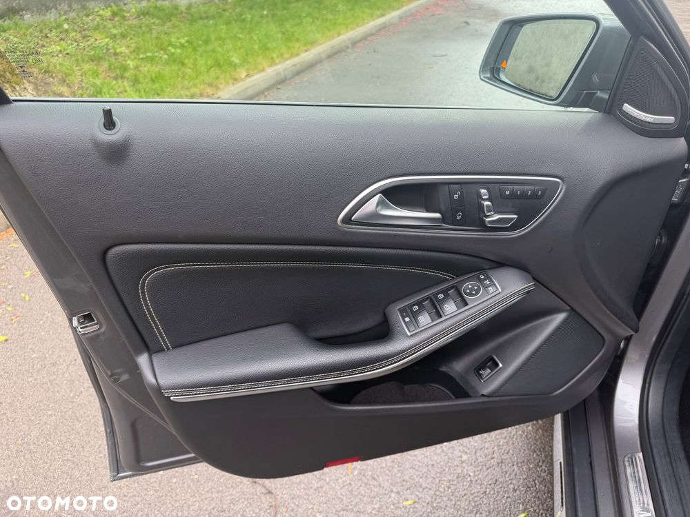 Mercedes-Benz GLA 200 7G-DCT AMG Line - 14