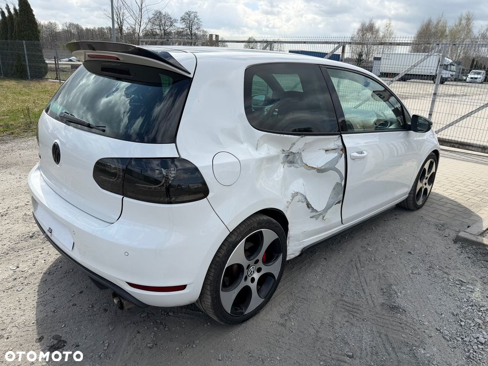 Volkswagen Golf 2.0 GTI - 11