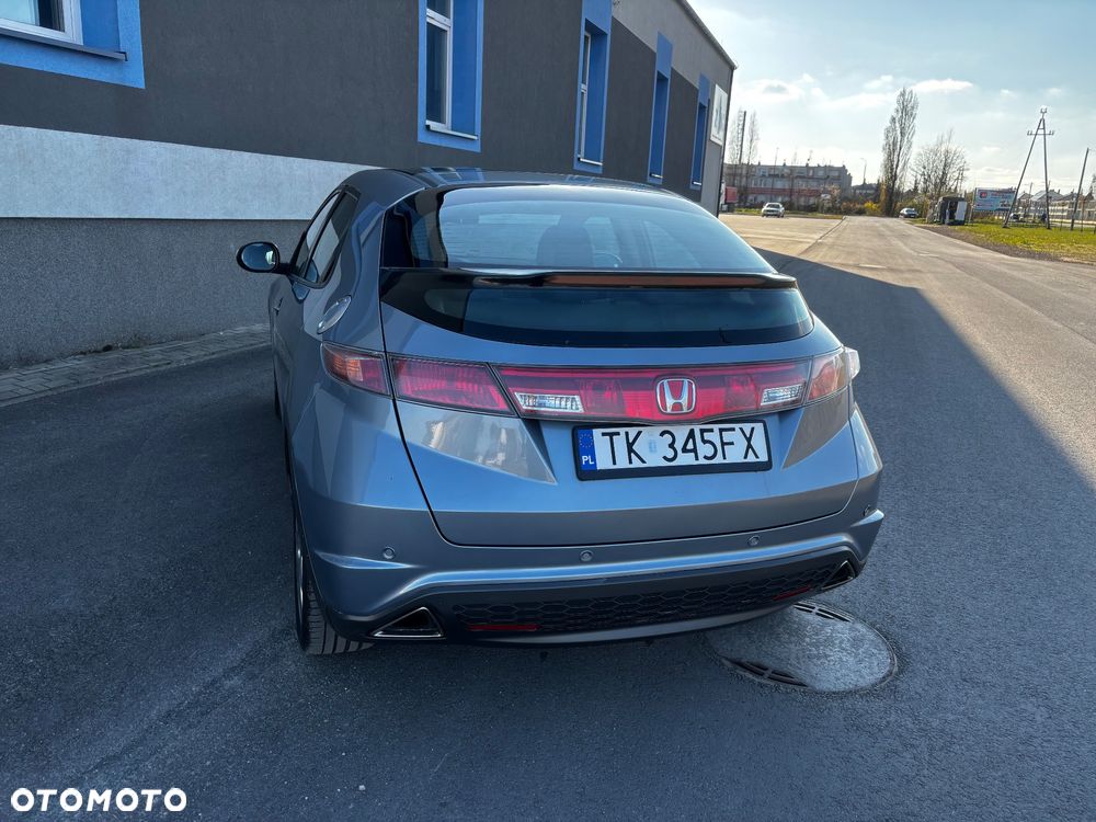 Honda Civic 1.8 Executive - 23