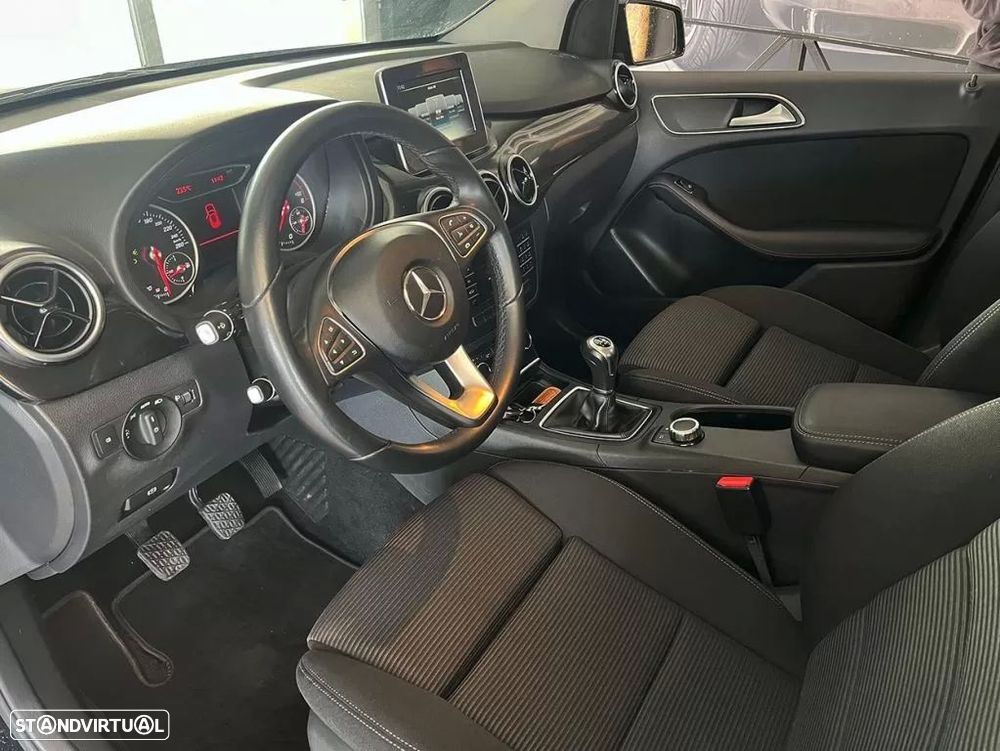 Mercedes-Benz B 180 - 7