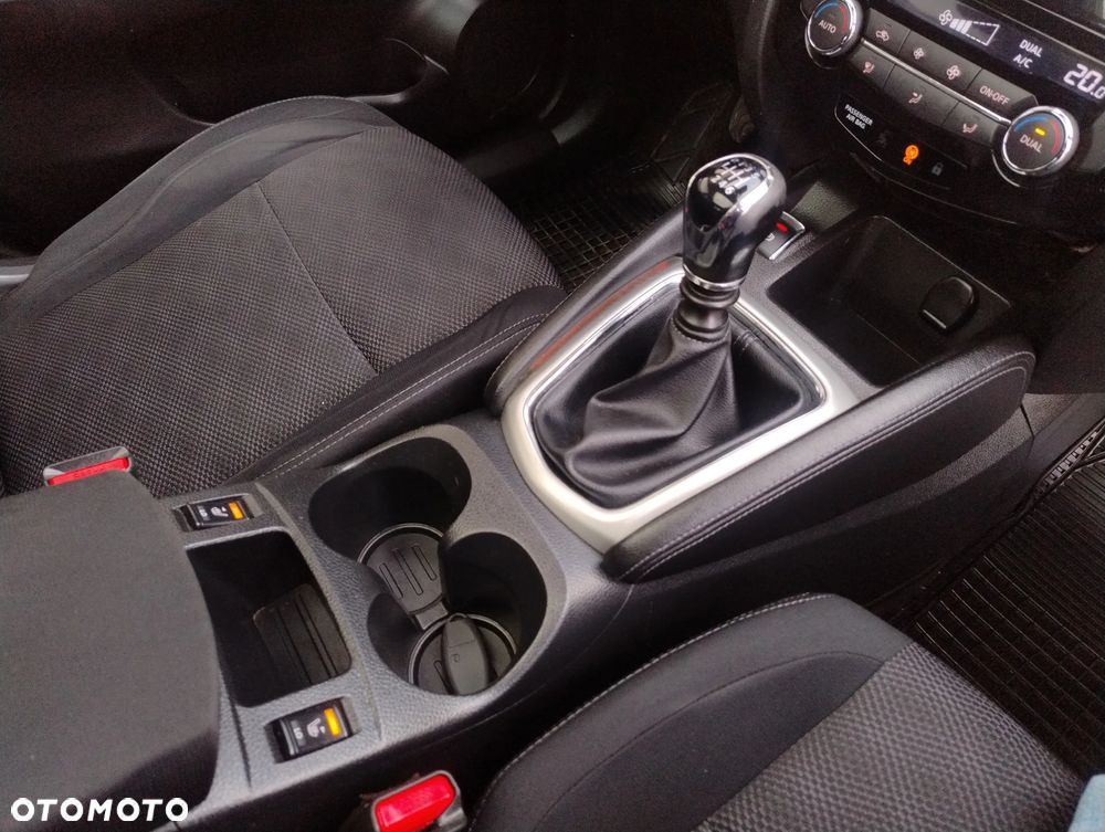 Nissan Qashqai 1.2 DIG-T TEKNA+ - 17