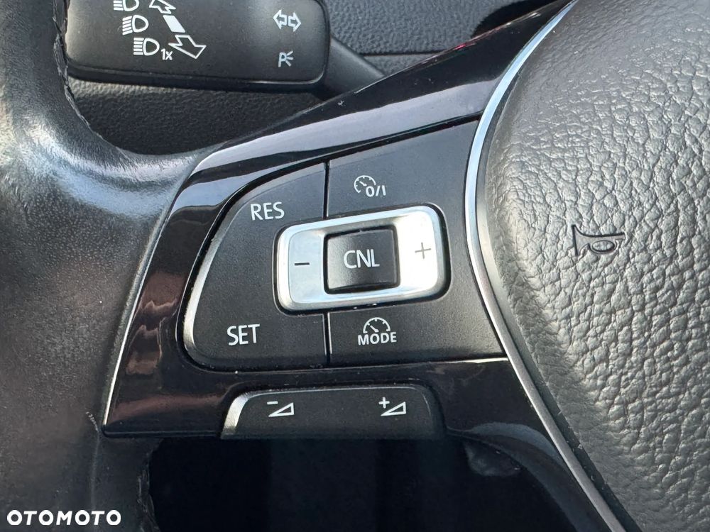 Volkswagen Passat 1.6 TDI BMT Comfortline - 18