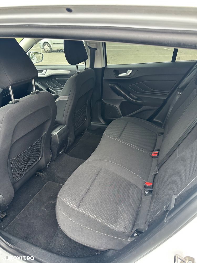 Ford Focus 1.5 EcoBlue Start-Stopp-System COOL&CONNECT - 11