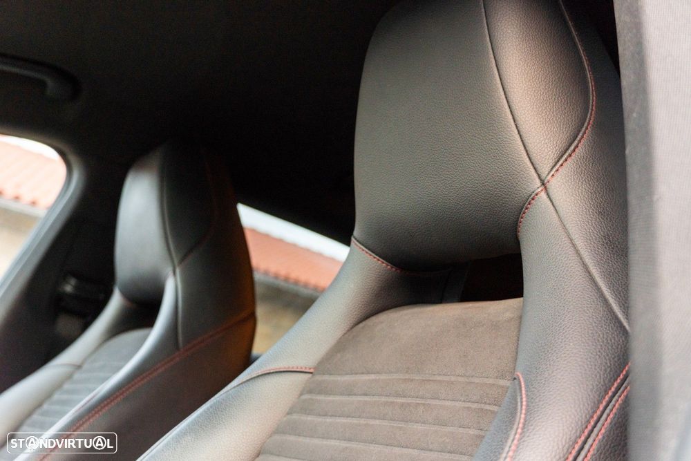 Mercedes-Benz CLA 180 d Shooting Brake AMG Line - 42