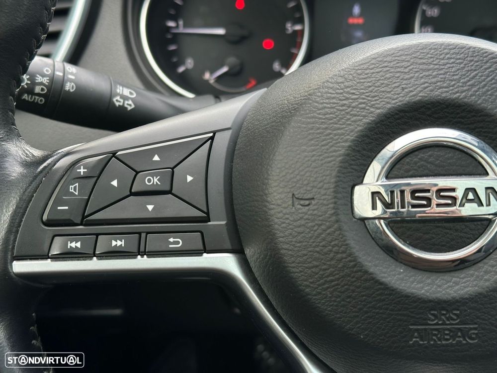 Nissan Qashqai 1.5 dCi N-Connecta 18 - 19