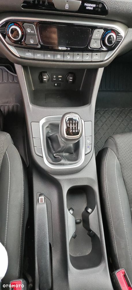 Hyundai i30 1.6 CRDi Premium - 16