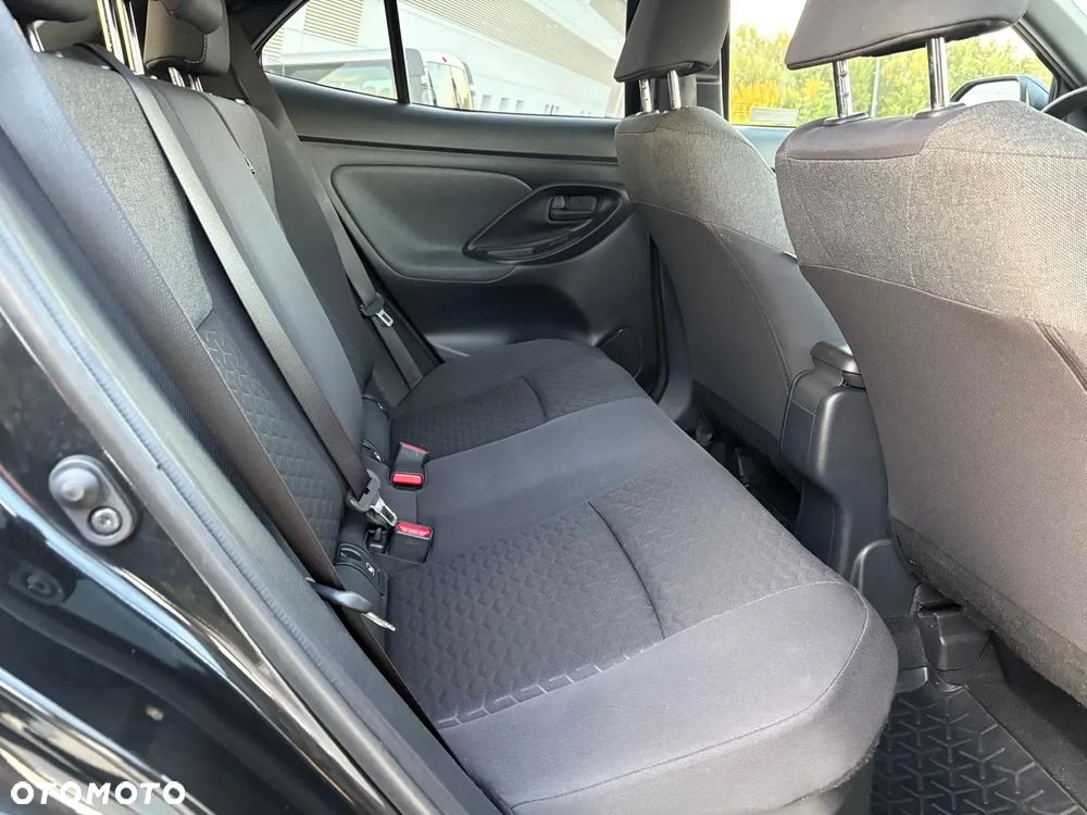 Toyota Yaris Cross Hybrid 1.5 Comfort 4x4 - 25