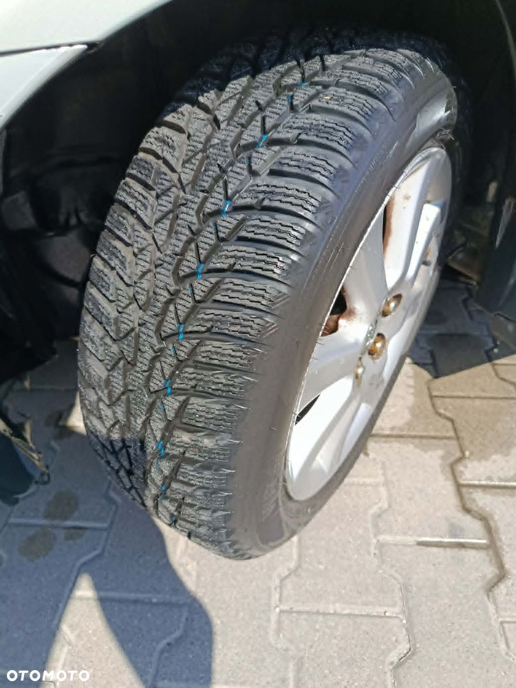 Toyota Avensis 1.8 VVT-i Sol - 12