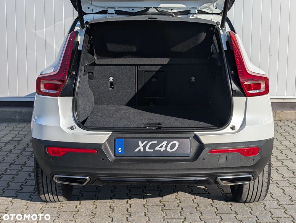 Volvo XC 40 T5 AWD R-Design - 17