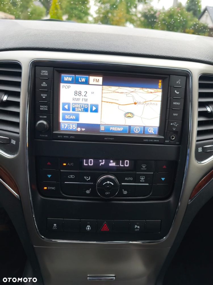 Jeep Grand Cherokee - 29