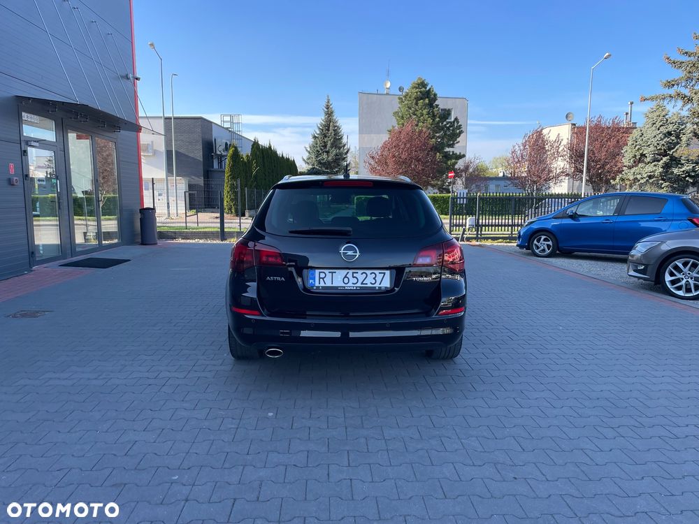 Opel Astra 1.4 Turbo Cosmo - 4