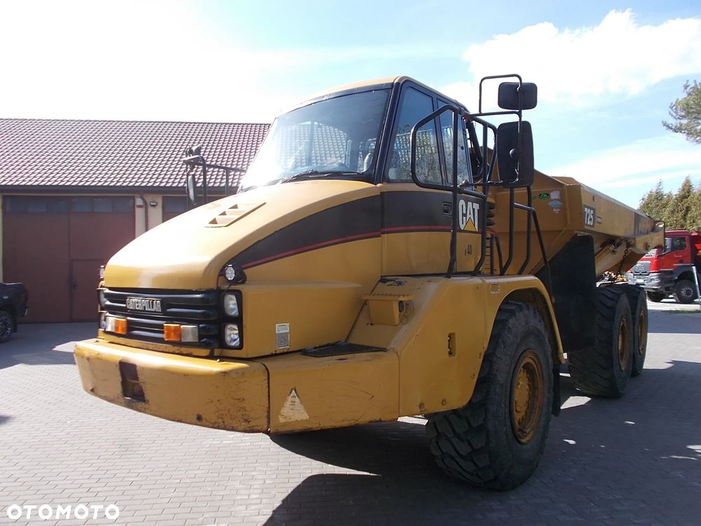 Caterpillar 725 - 12