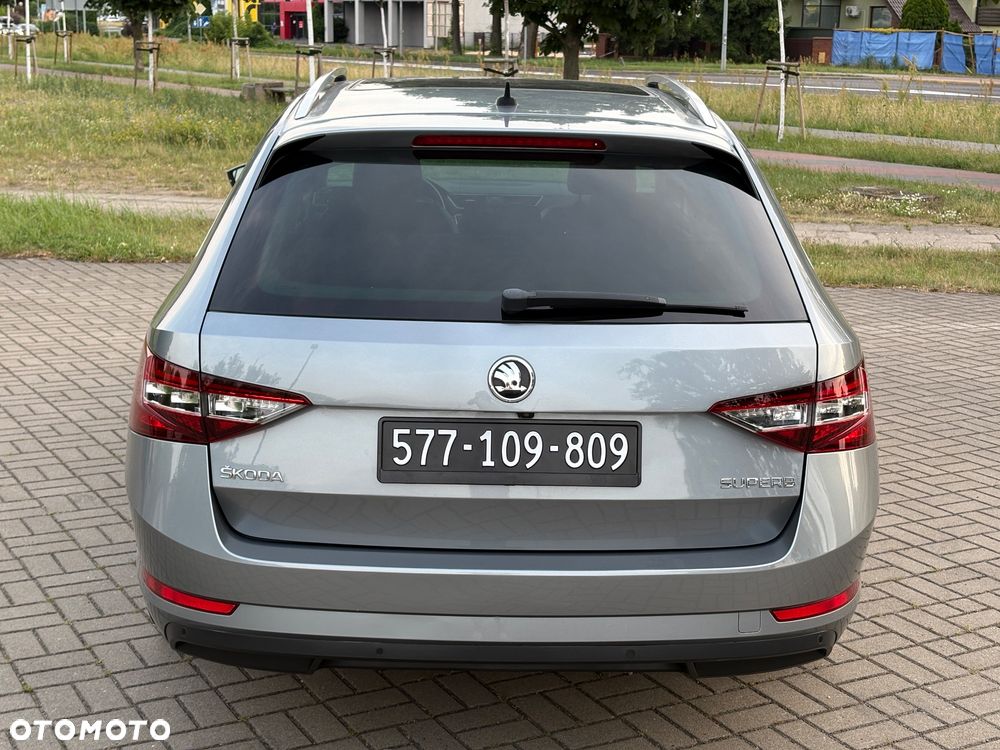 Skoda Superb 2.0 TDI Premium Edition - 7