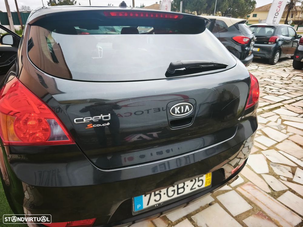 Kia Ceed S Coupé 1.4 CVVT EX - 23