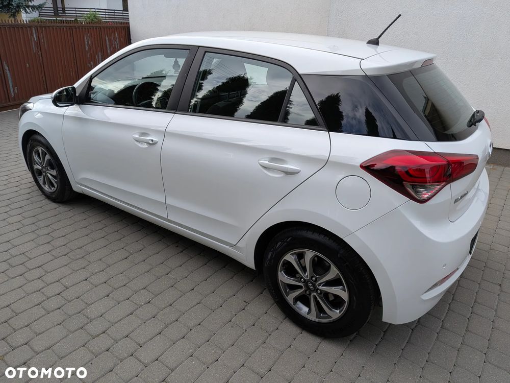 Hyundai i20 1.2 Intro Edition - 14