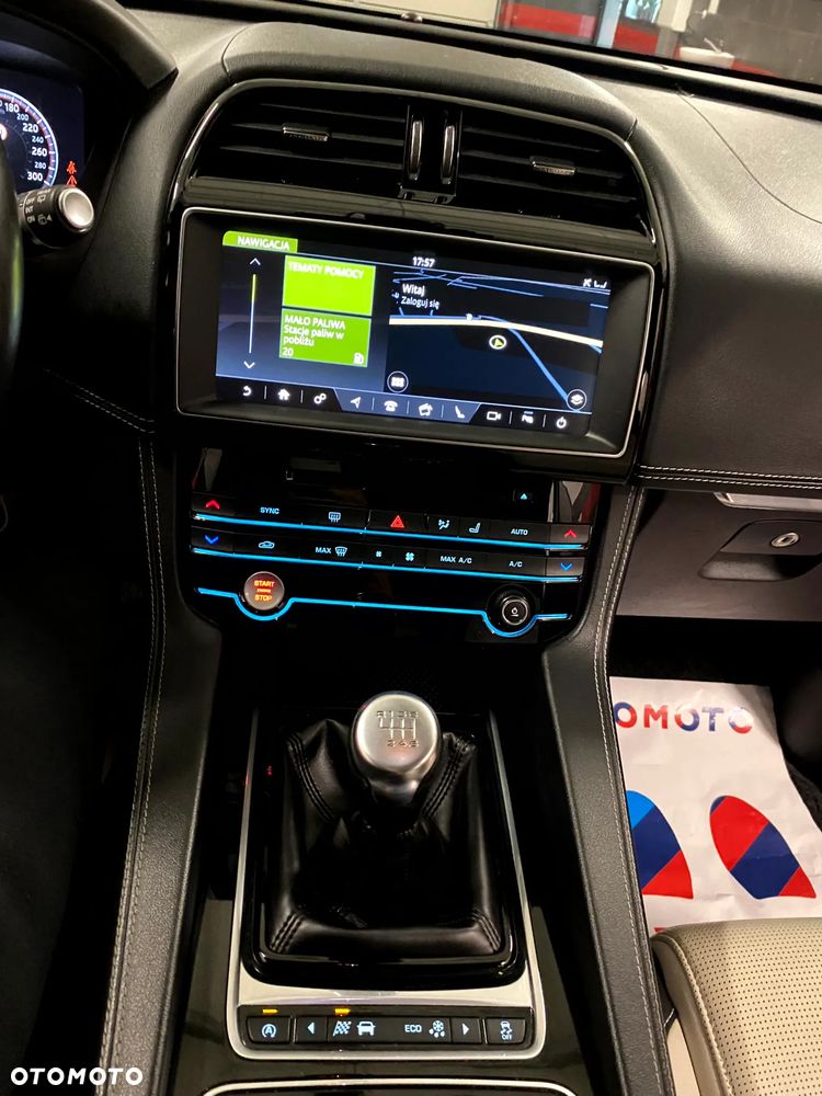 Jaguar F-Pace 2.0 i4D RWD R-Sport - 17