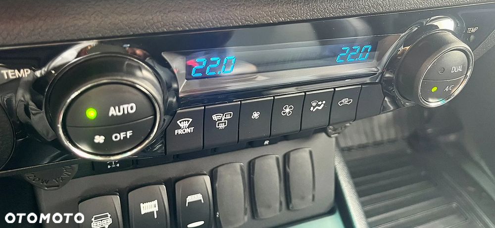 Toyota Hilux - 16
