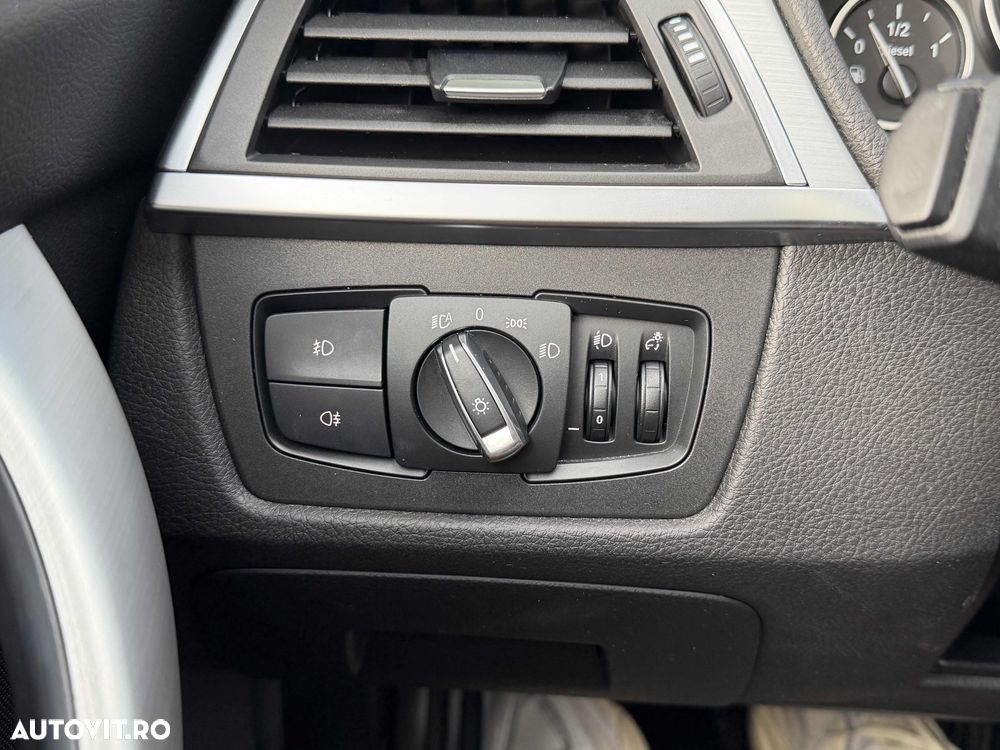 BMW Seria 3 318d Aut. Luxury Line - 32