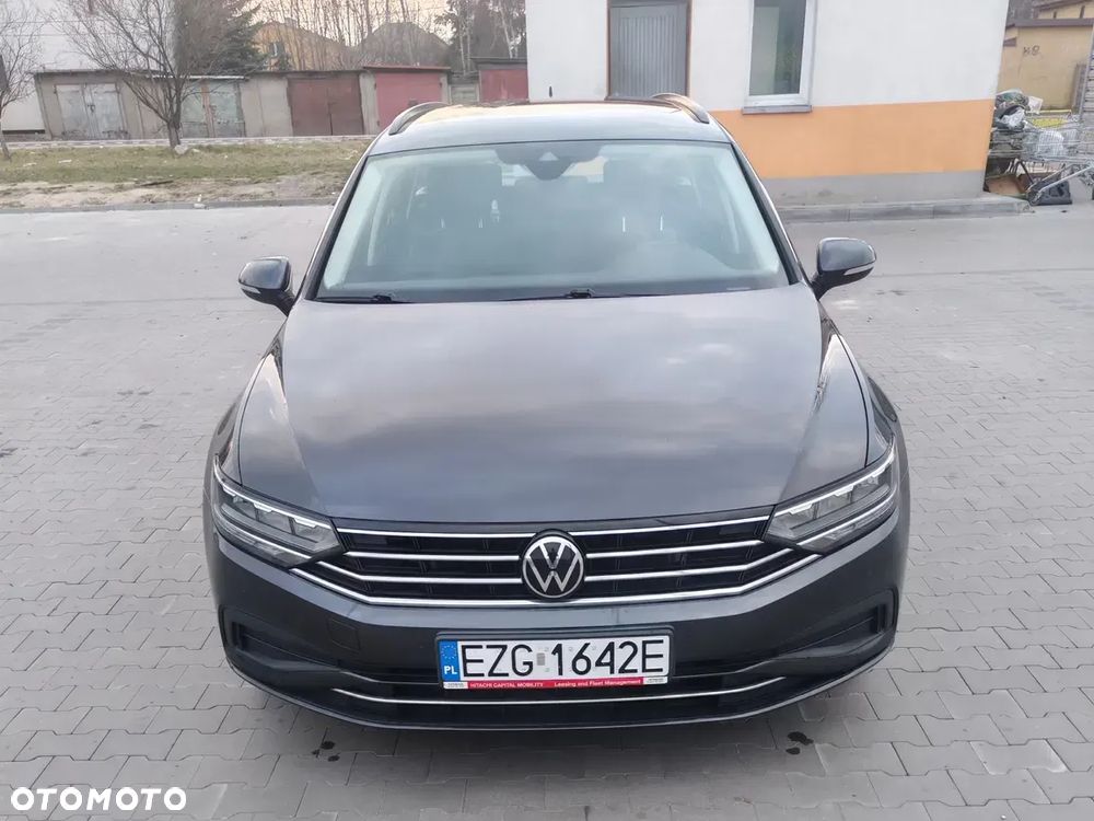 Volkswagen Passat 2.0 TDI SCR Comfortline - 10