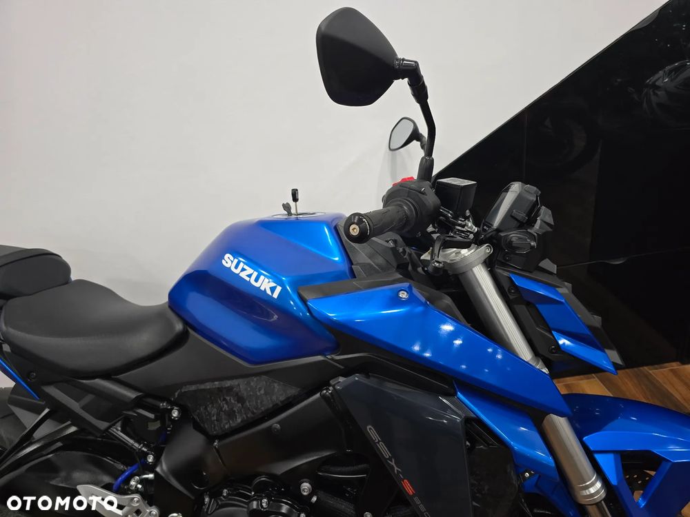 Suzuki GSX - 25