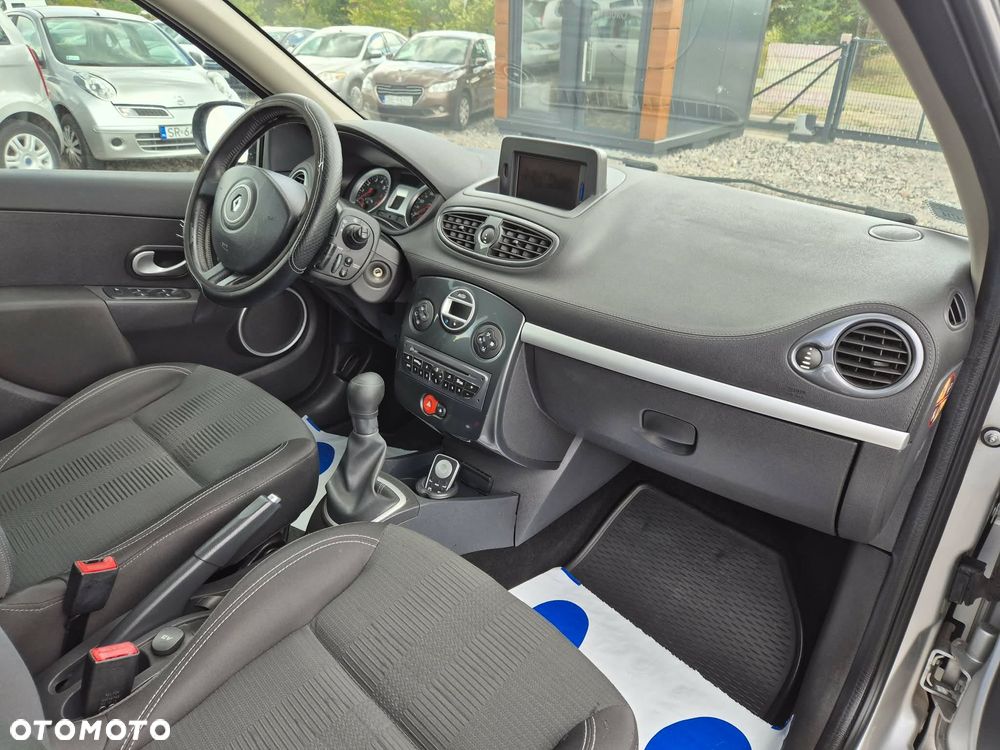 Renault Clio - 16