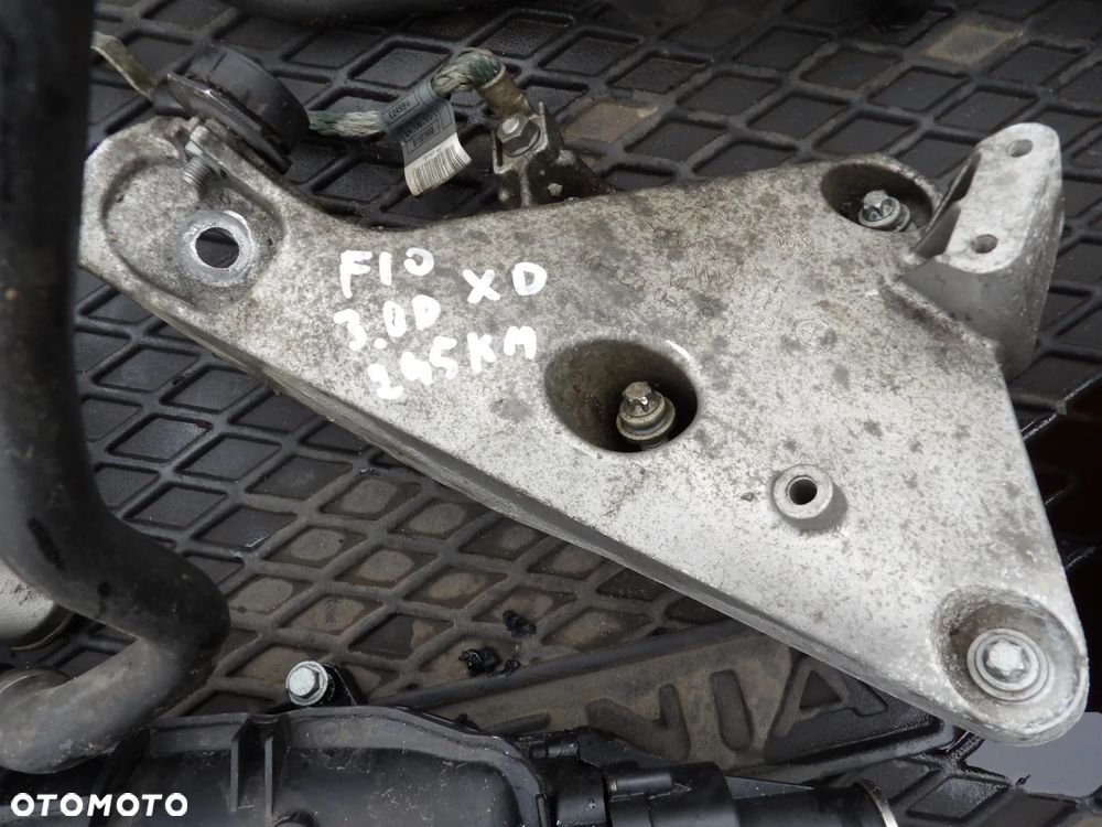 BMW - F10,F15,F20,F30,E70 - ŁAPA SILNIKA - LEWA - 6790021 - 1