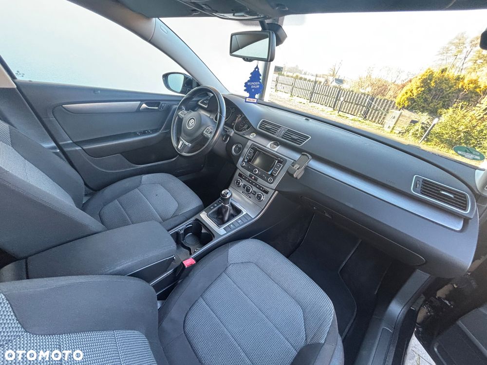Volkswagen Passat 1.6 TDI Comfortline - 10
