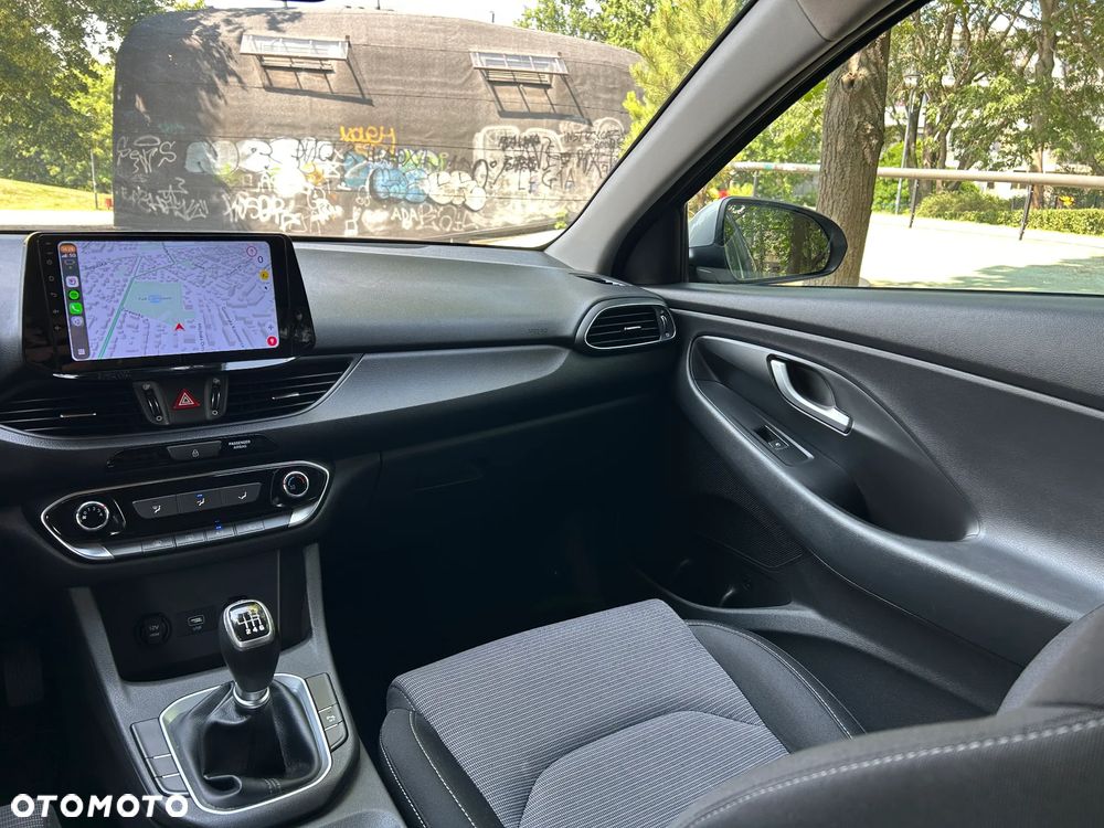 Hyundai i30 1.5 DPI Classic + - 13