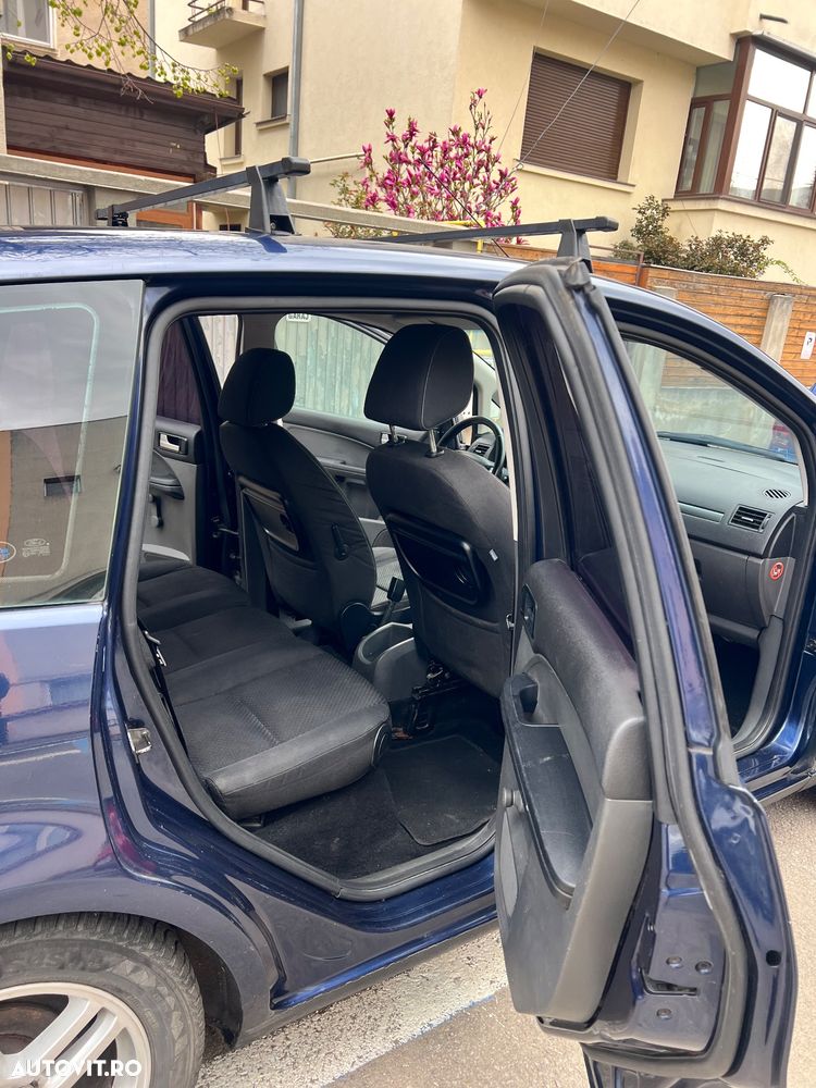 Ford C-Max - 11