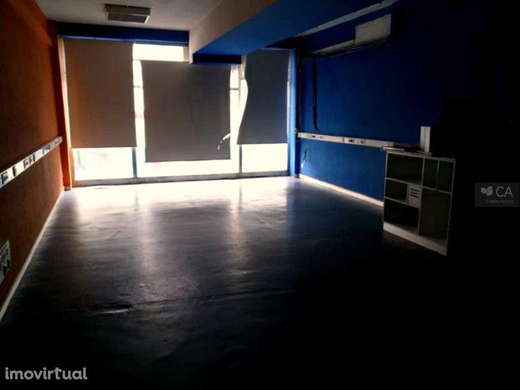 Loja com 72,5m² para venda, situada no centro da cidade do Porto - Grande imagem: 5/6