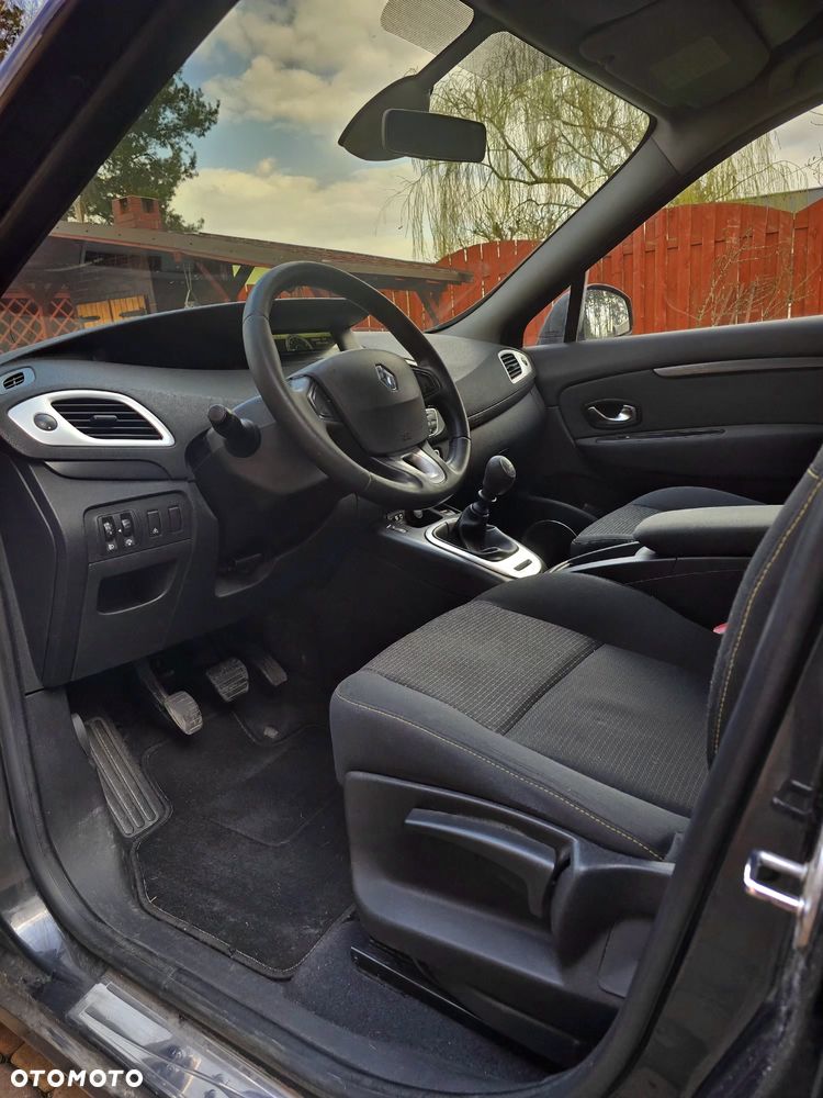 Renault Scenic 1.6 16V Authentique - 9