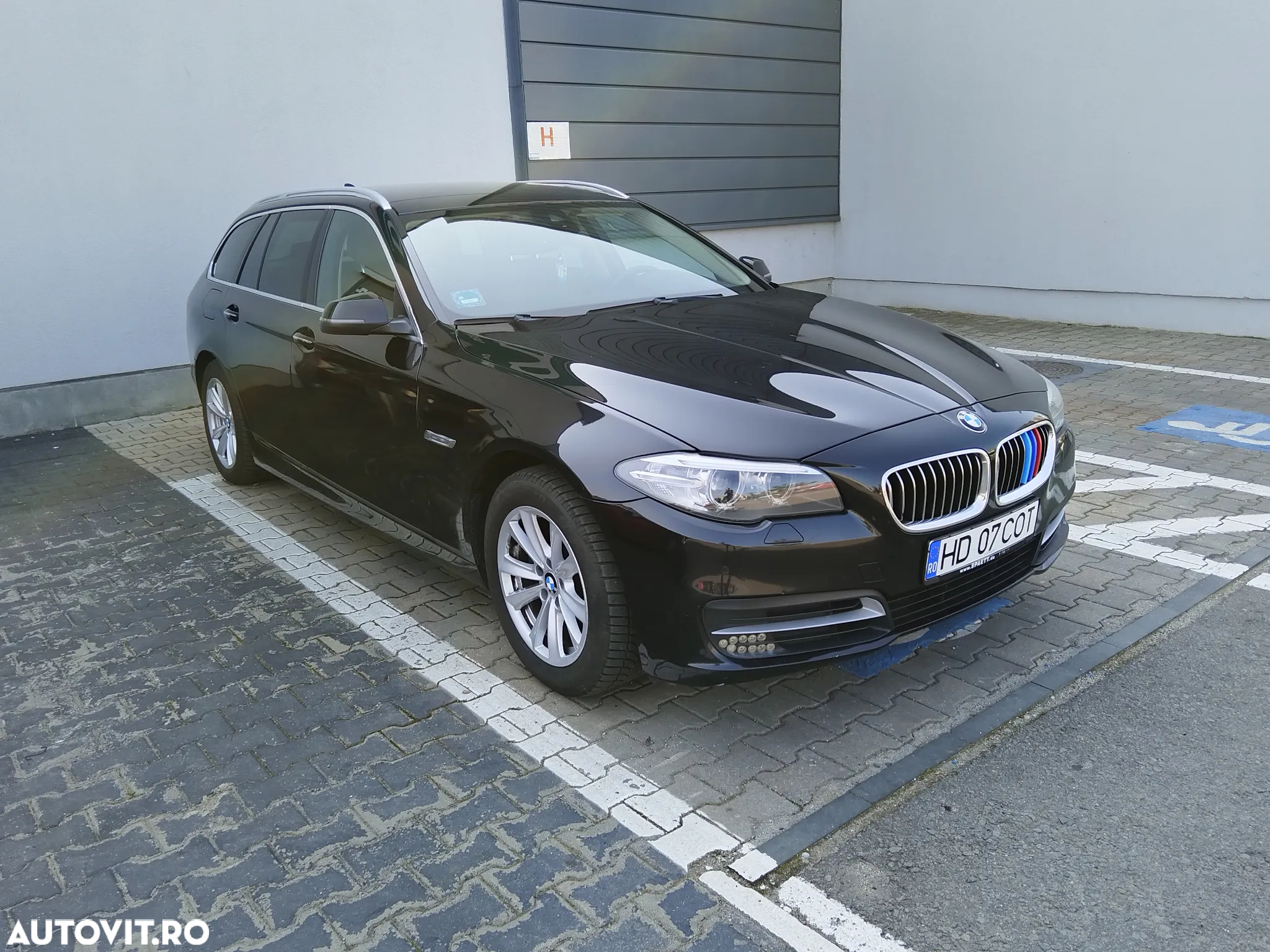 BMW Seria 5 520d Touring - 9
