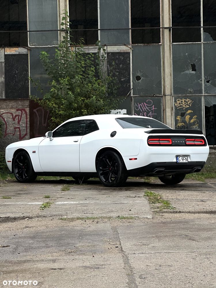 Dodge Challenger 5.7 R/T - 6