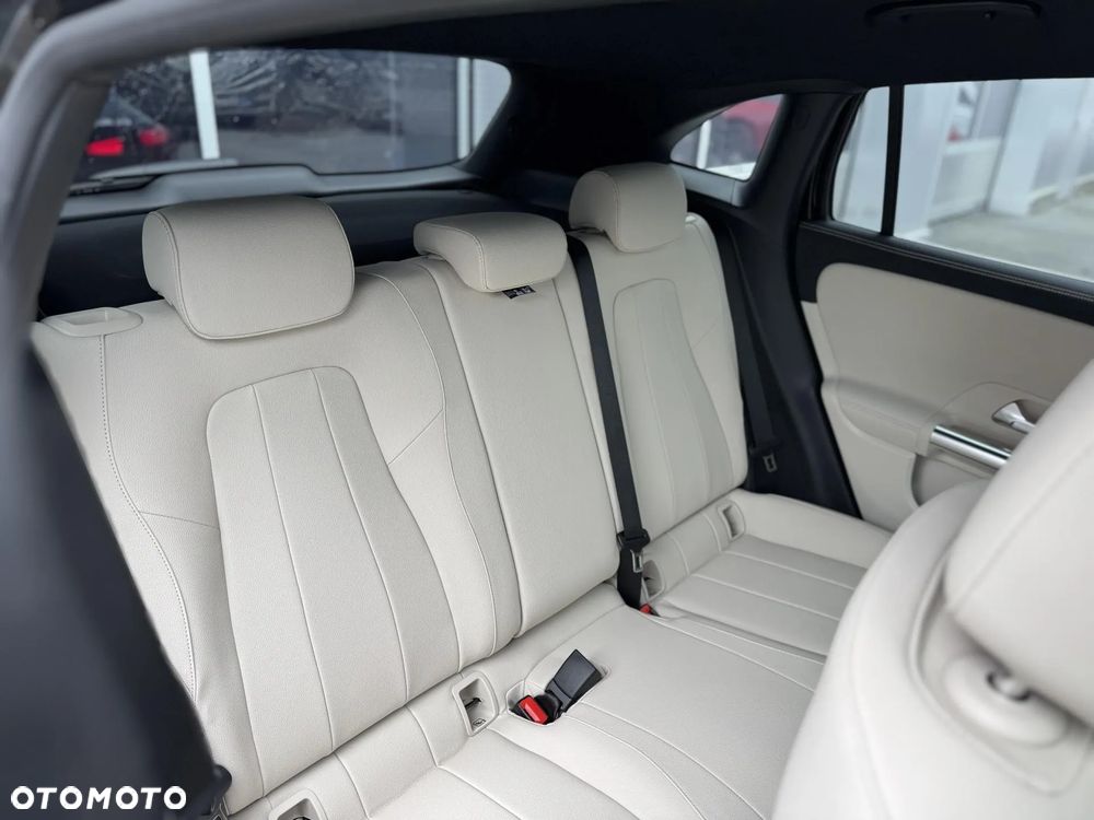 Mercedes-Benz GLA 200 Progressive - 13