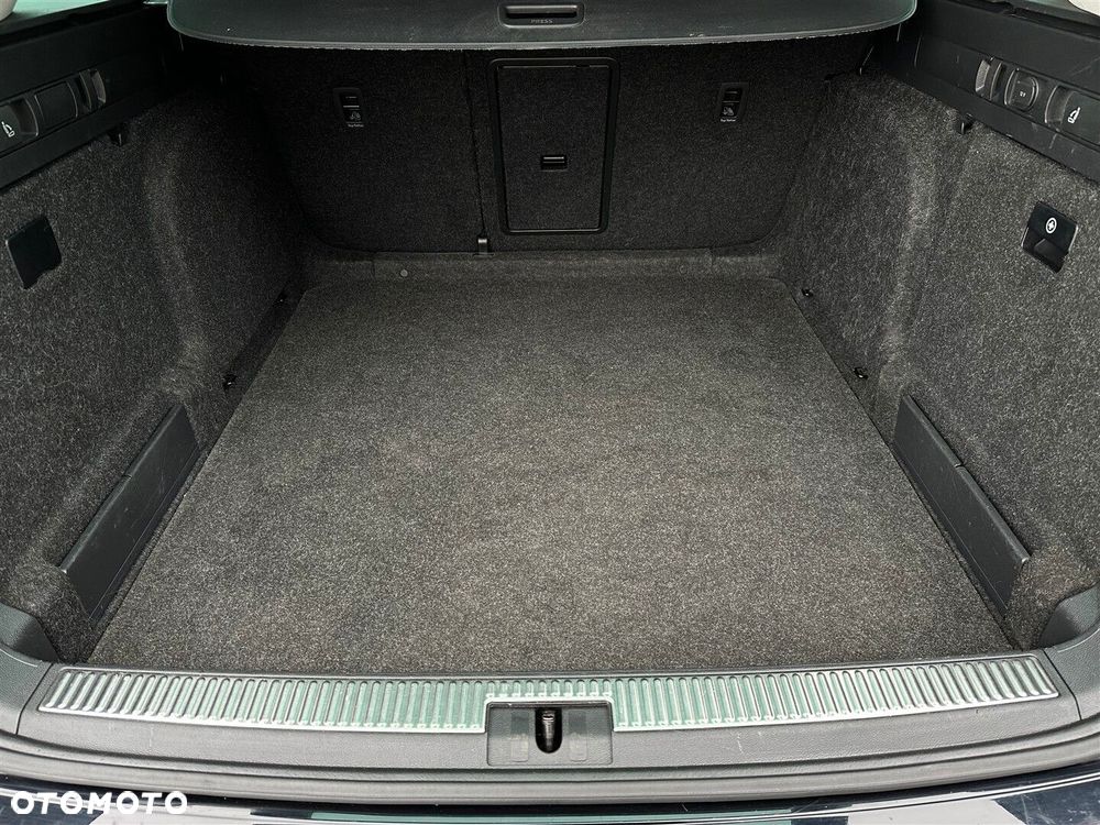 Skoda Superb 2.0 TDI SCR L&K DSG - 8