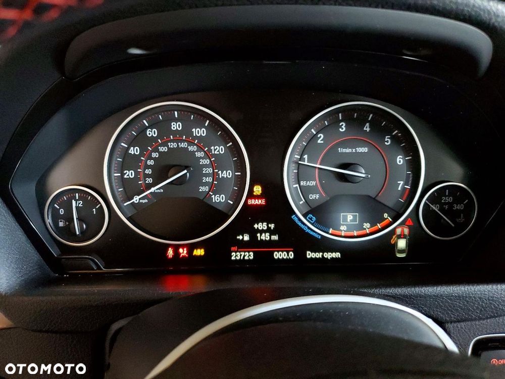 BMW Seria 3 330i xDrive Sport Line - 11