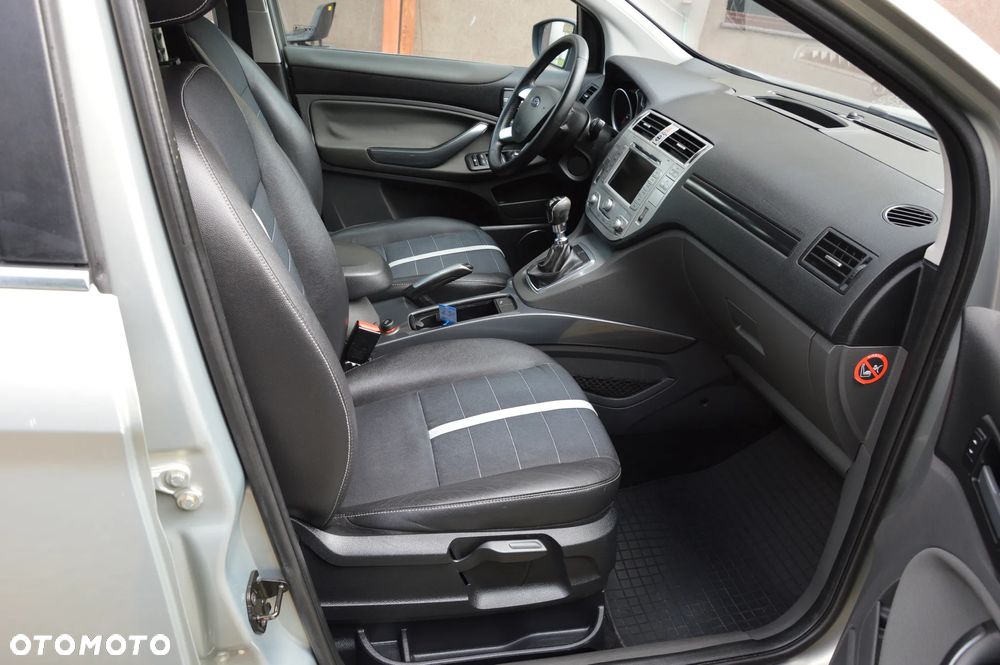 Ford Kuga - 29