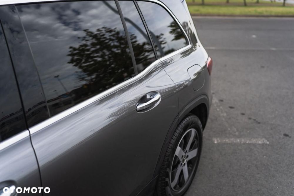 Mercedes-Benz GLB - 12