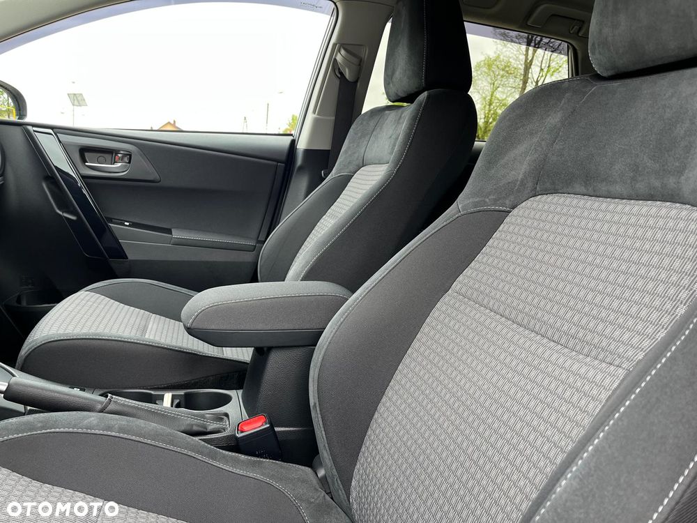 Toyota Auris 1.8 VVT-i Automatik Team Deutschland - 17