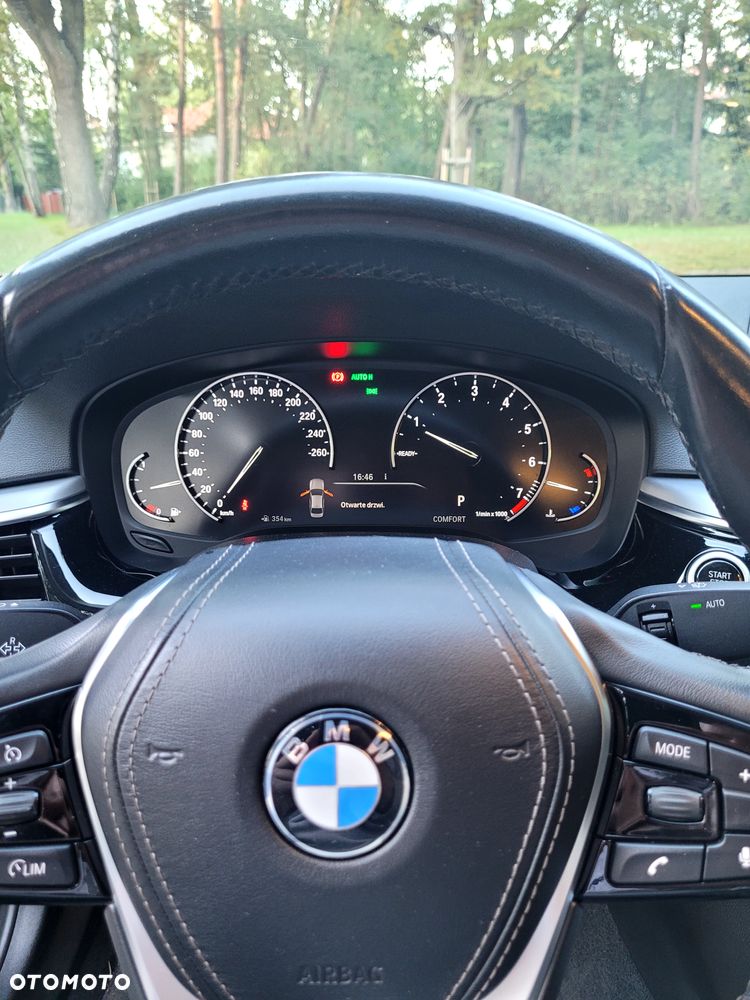 BMW Seria 5 520i - 7