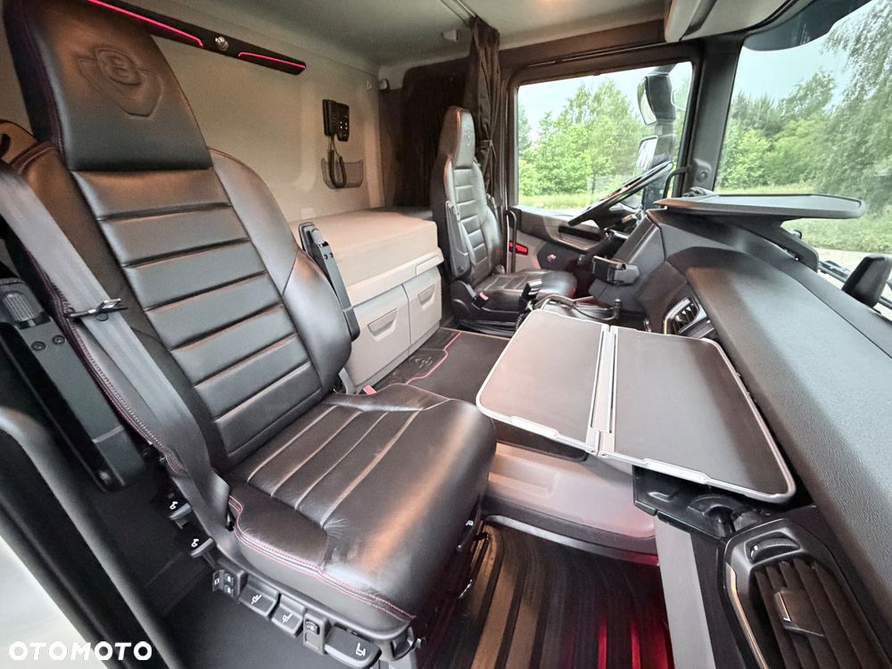 Scania 590R V8 z palfinger s270L z Niemiec od właściciela 2021/22 perfekcyjny stan do drewna drzewa dłużyce z wózkiem DOLL 6x4 ASO SCANIA KONTRAKT - 37