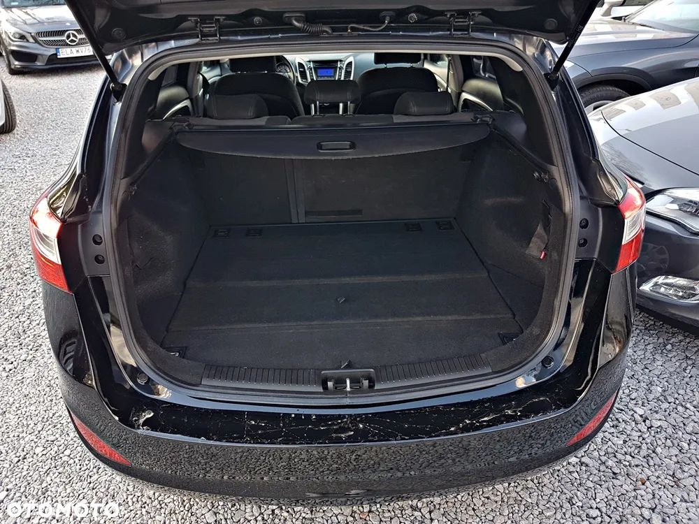 Hyundai i30 i30cw 1.6 Trend - 23
