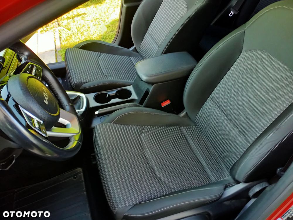 Kia XCeed 1.5 T-GDI M - 14