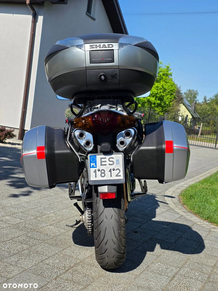 Honda VFR - 16
