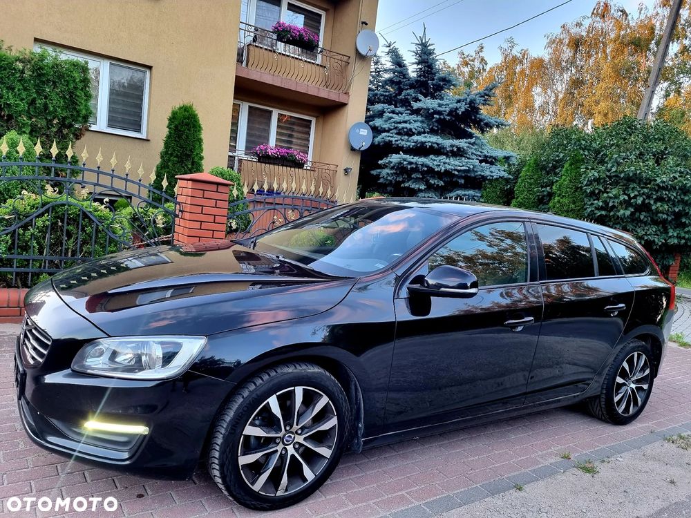 Volvo V60 D2 Drive-E Momentum - 1