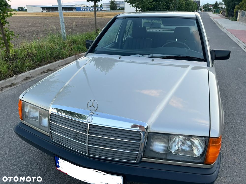 Mercedes-Benz W201 (190) - 9