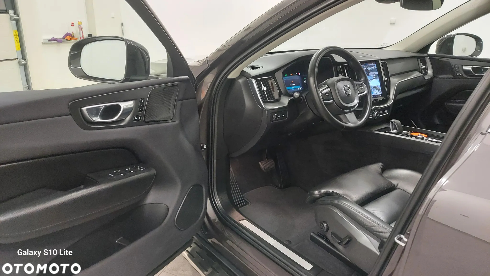 Volvo XC 60 T6 Plug-In Hybrid AWD Inscription - 5