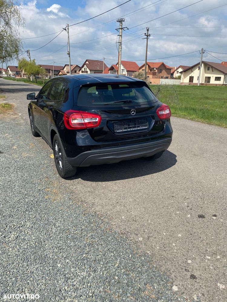 Mercedes-Benz GLA 200 d Urban - 5