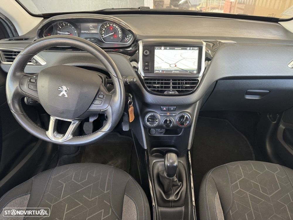Peugeot 2008 1.2 PureTech Style - 15